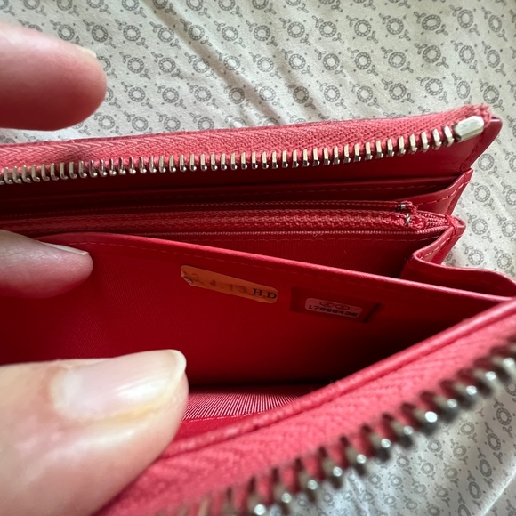 Authentic Chanel Wallet - Picture 4 of 7